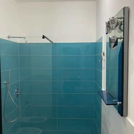 Garibaldi Couette-café