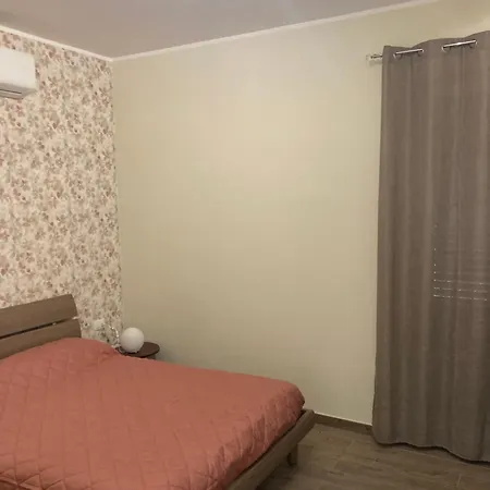 לינה וארוחת בוקר Garibaldi 4*